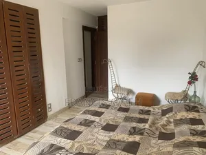 Meublé 3chbre Appartement dans Francis Gweh, Cocody à Louer