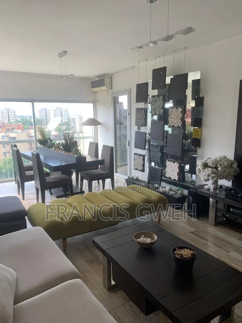 Meublé 3chbre Appartement dans Francis Gweh, Cocody à Louer