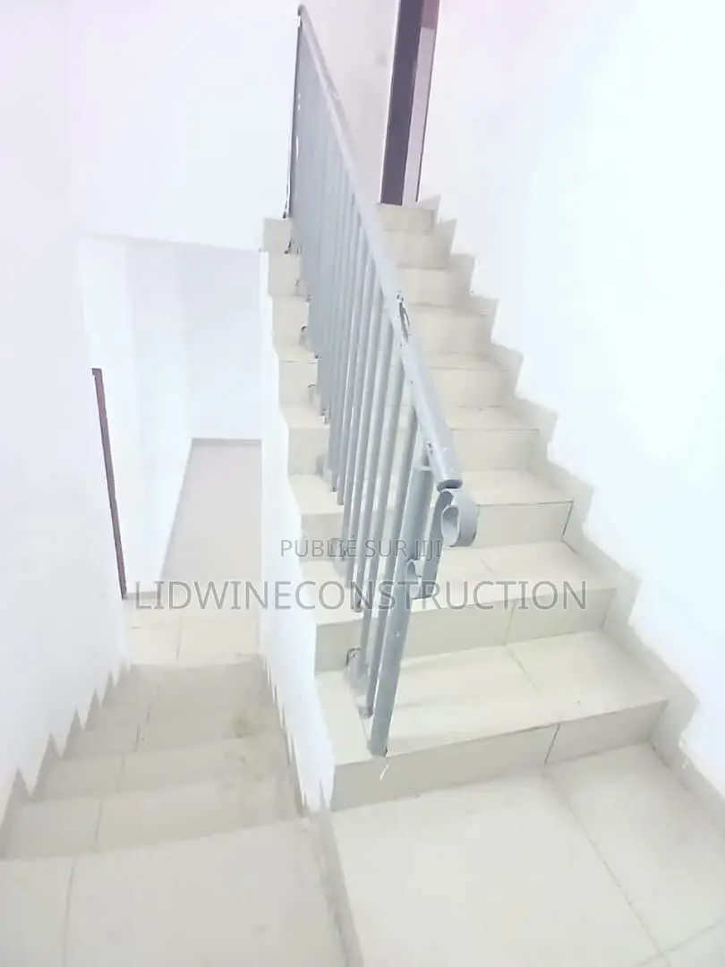 4chbre Duplex dans Bingerville à Vendre