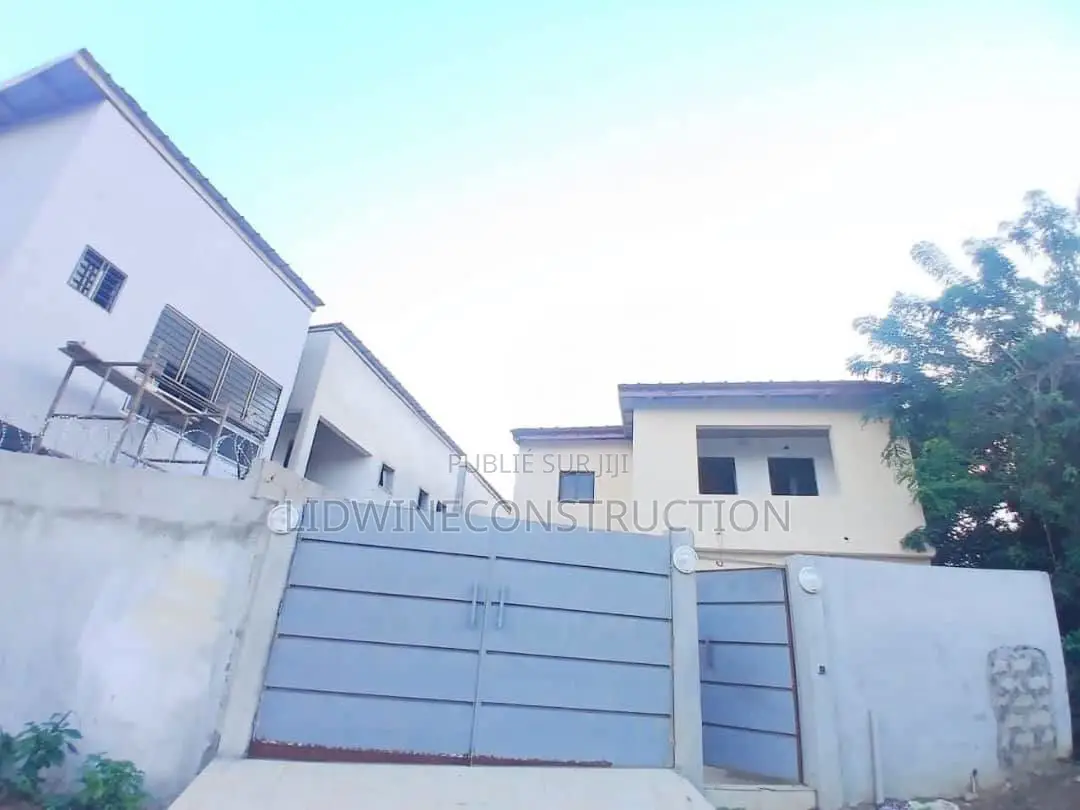 4chbre Duplex dans Bingerville à Vendre