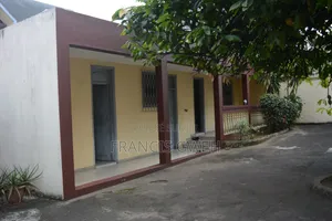 7chbre Duplex dans Francis Gweh, Cocody à Louer