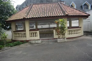 7chbre Duplex dans Francis Gweh, Cocody à Louer