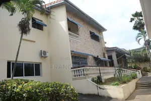 7chbre Duplex dans Francis Gweh, Cocody à Louer