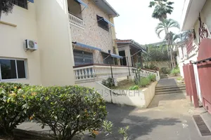7chbre Duplex dans Francis Gweh, Cocody à Vendre