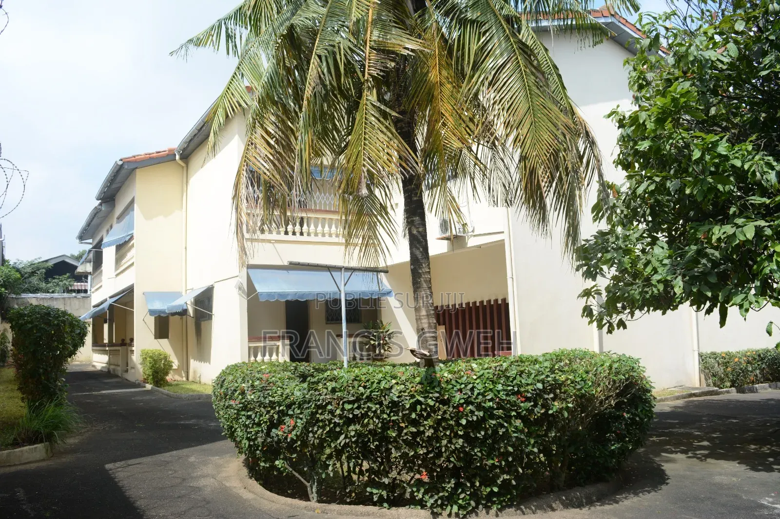 7chbre Duplex dans Francis Gweh, Cocody à Vendre