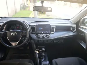 Toyota RAV4 LE AWD (2.5L 4cyl 6A) 2017 Gris