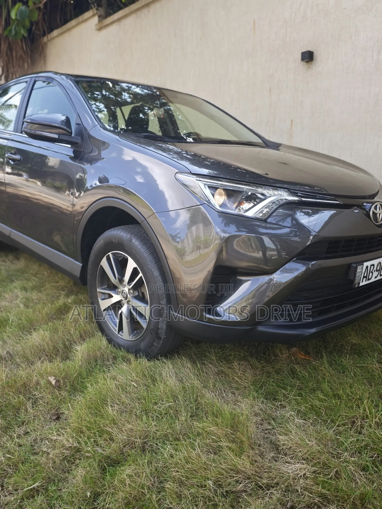 Toyota RAV4 LE AWD (2.5L 4cyl 6A) 2017 Gris