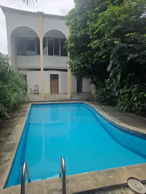 10chbre Appartement dans Cocody à Vendre