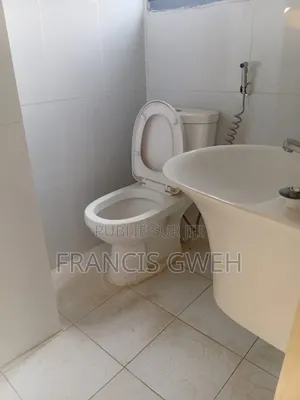 6chbre Duplex dans Francis, Cocody à Louer