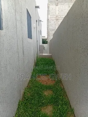 6chbre Duplex dans Francis, Cocody à Louer