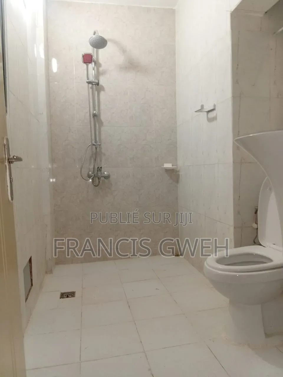 6chbre Duplex dans Francis, Cocody à Louer