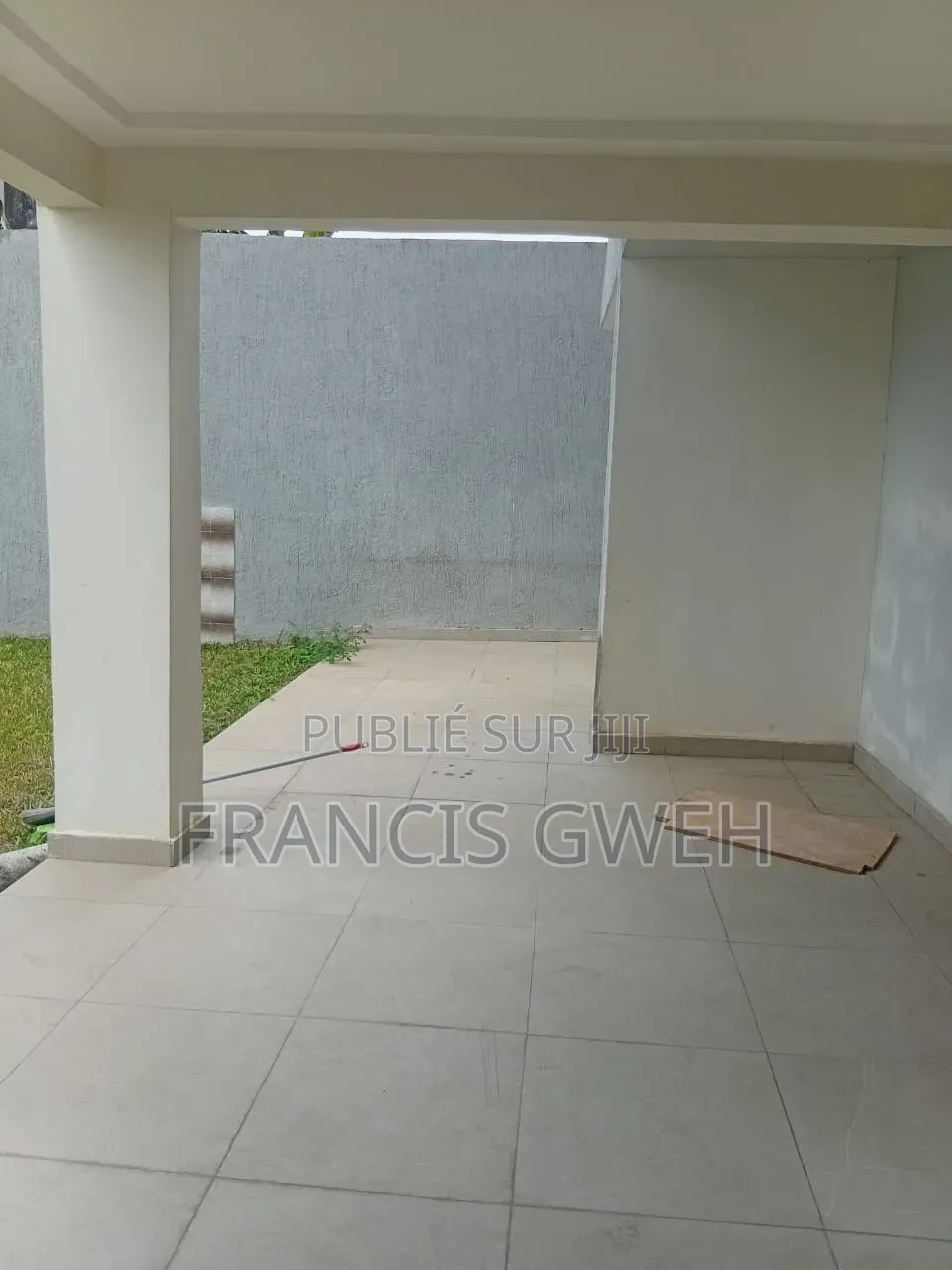 6chbre Duplex dans Francis, Cocody à Louer