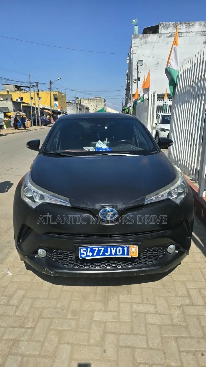 Toyota C-HR XLE FWD Sport Utility (2.0L 4cyl 2AM) 2018 Noir
