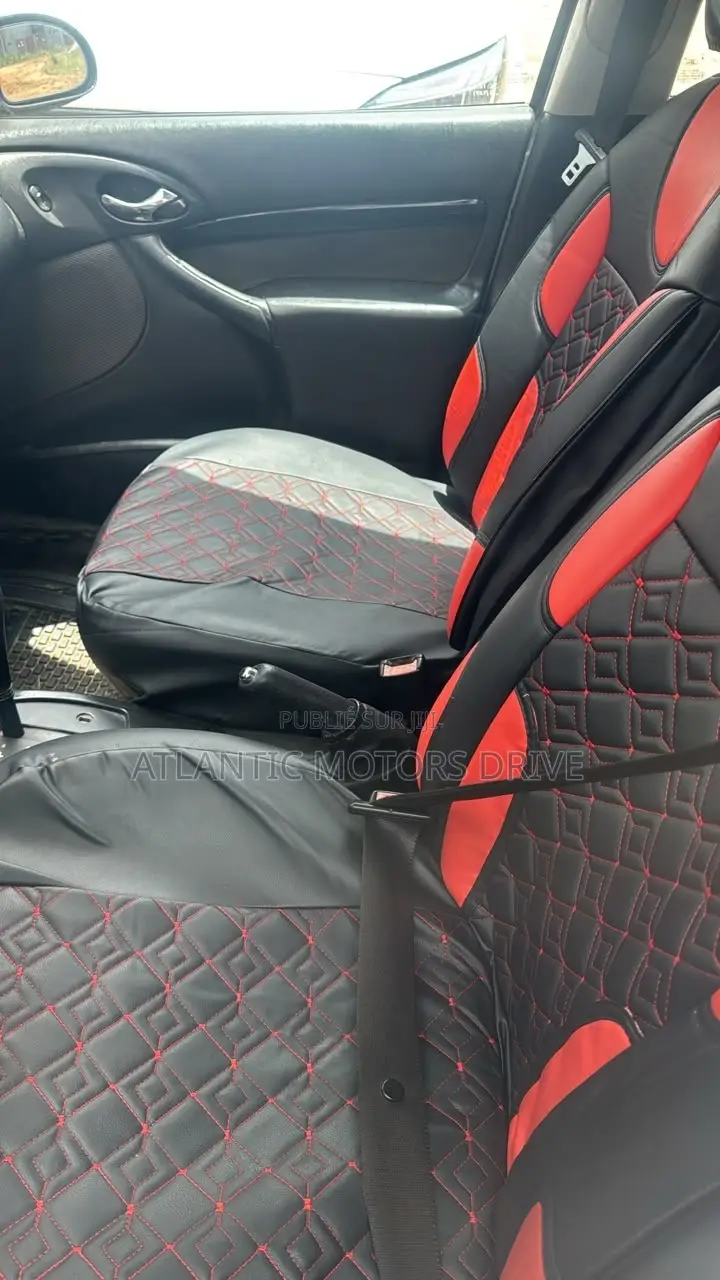 Ford Focus 2.3 2000 Gris
