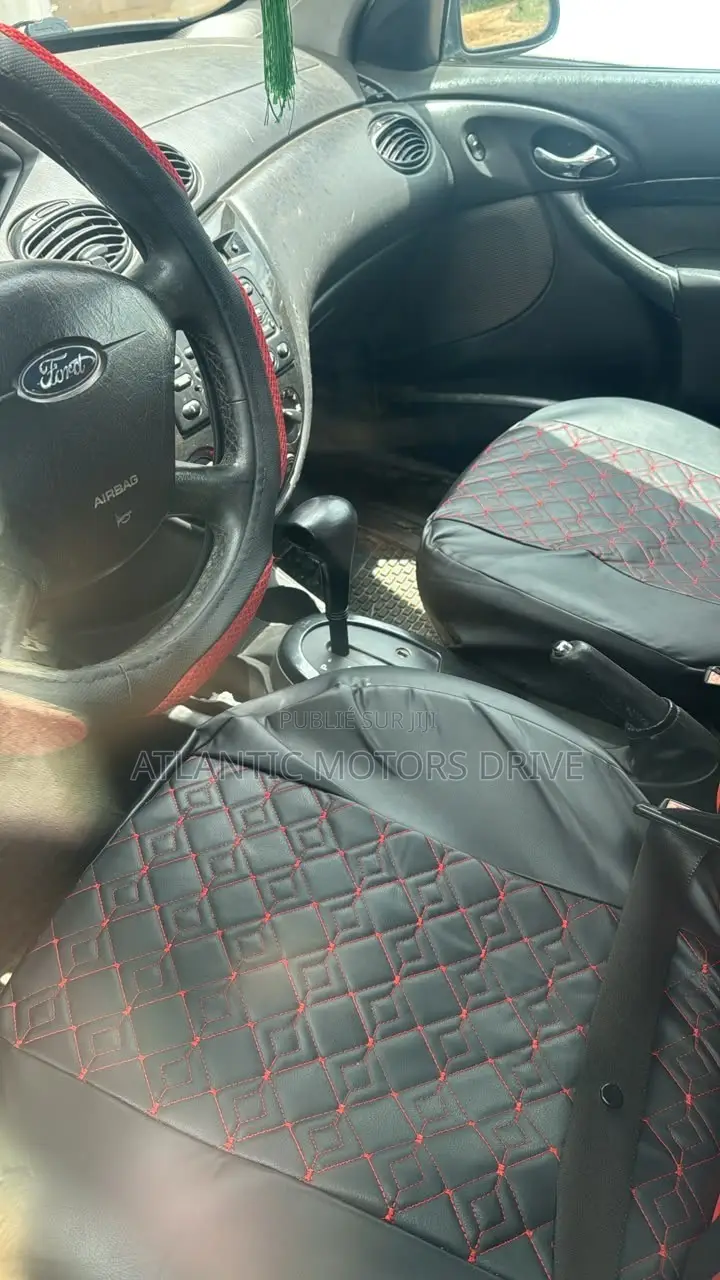 Ford Focus 2.3 2000 Gris