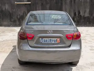Hyundai Elantra 2008 Gris