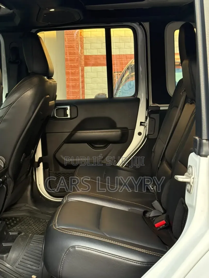 Jeep Wrangler Sahara 4 Door 4x4 2025 Blanc