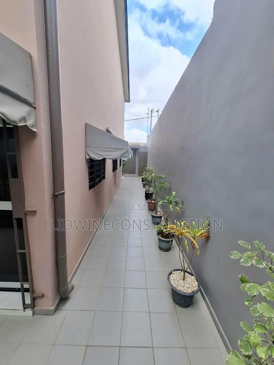 5chbre Duplex dans Bingerville à Louer