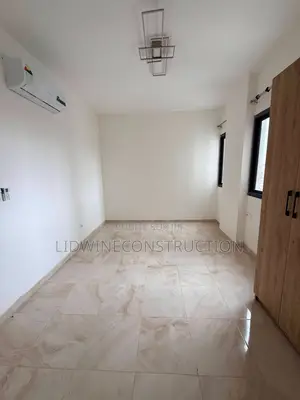 3chbre Appartement dans Cocody à Louer