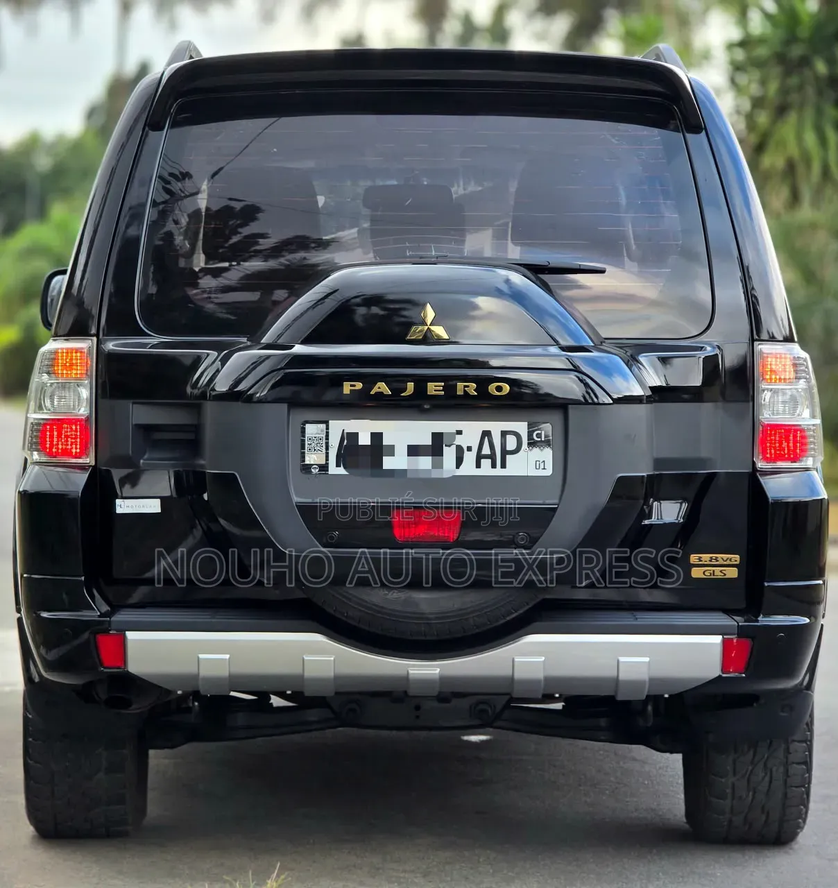 Mitsubishi Pajero 2023 Doré