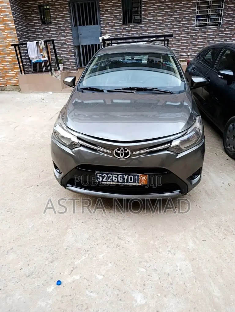Toyota Yaris 2015 Marron