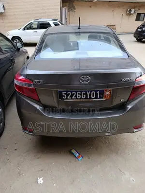 Toyota Yaris 2015 Marron