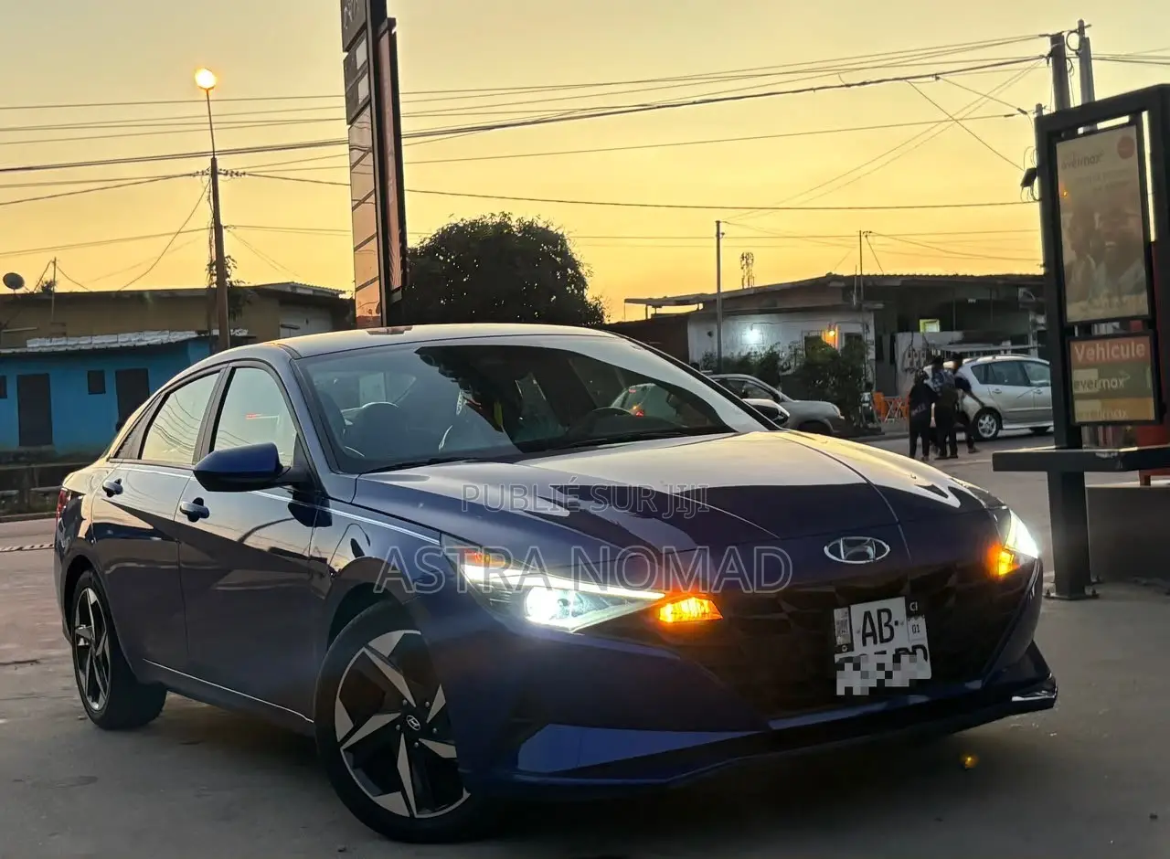 Hyundai Elantra 2023 Bleu