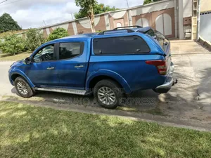 Mitsubishi L200 2018 Bleu