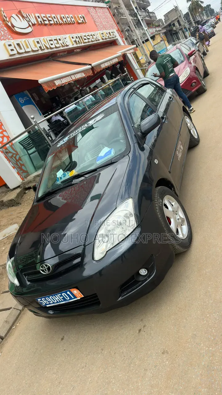 Toyota Corolla 2004 Noir