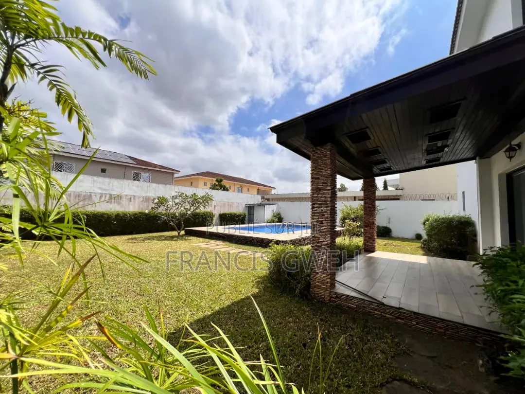 6chbre Duplex dans Francis Gweh, Cocody à Louer