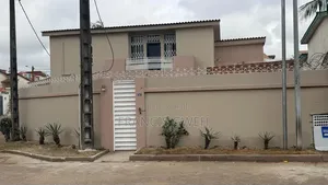 4chbre Duplex dans Francis Gweh, Cocody à Louer