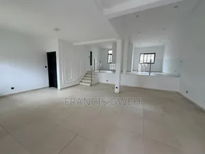 4chbre Duplex dans Francis Gweh, Cocody à Louer