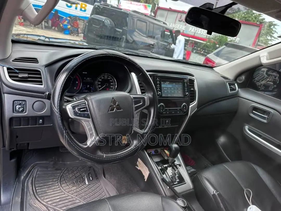 Mitsubishi L200 2023 Noir