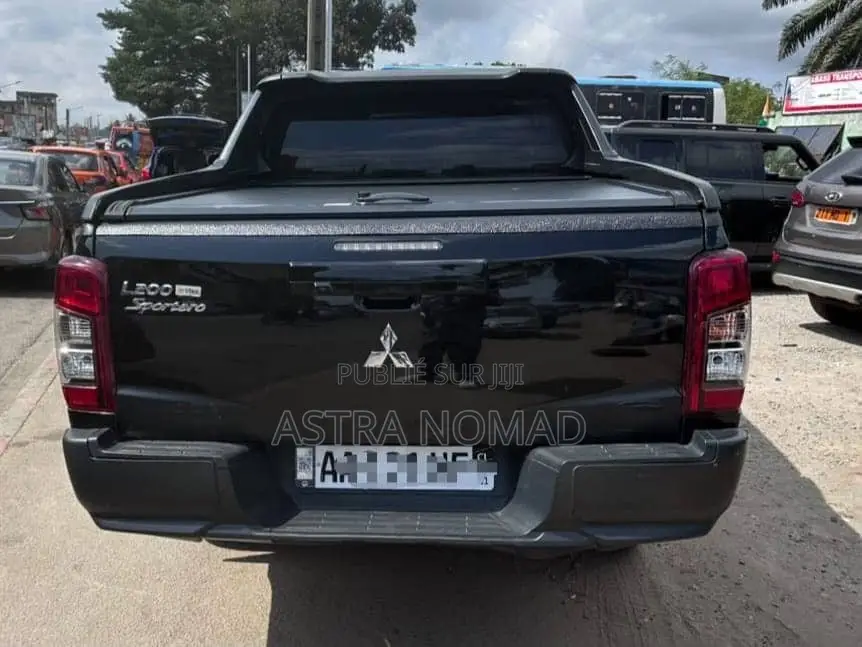 Mitsubishi L200 2023 Noir