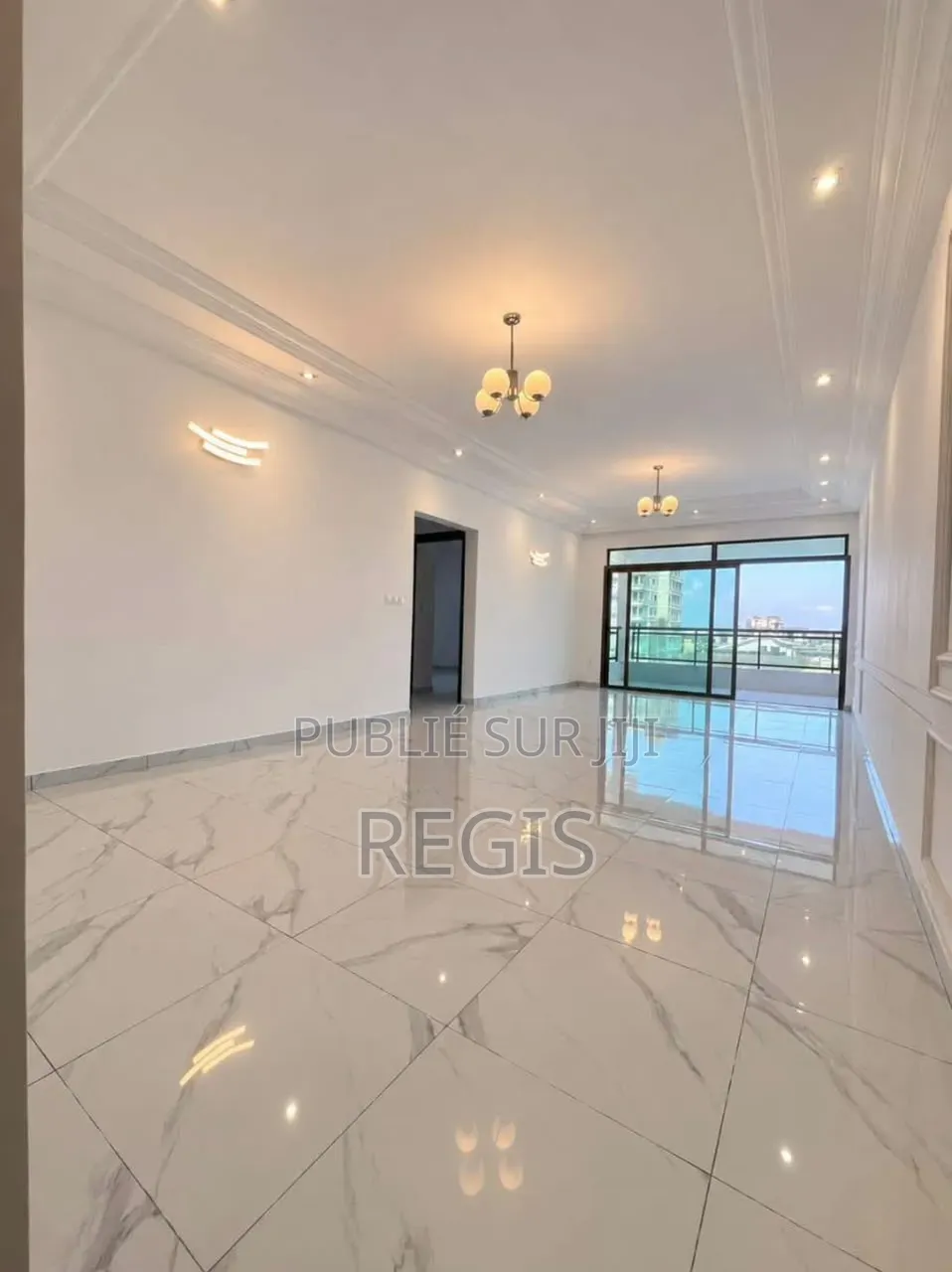 2chbre Appartement dans Regis, Cocody à Louer