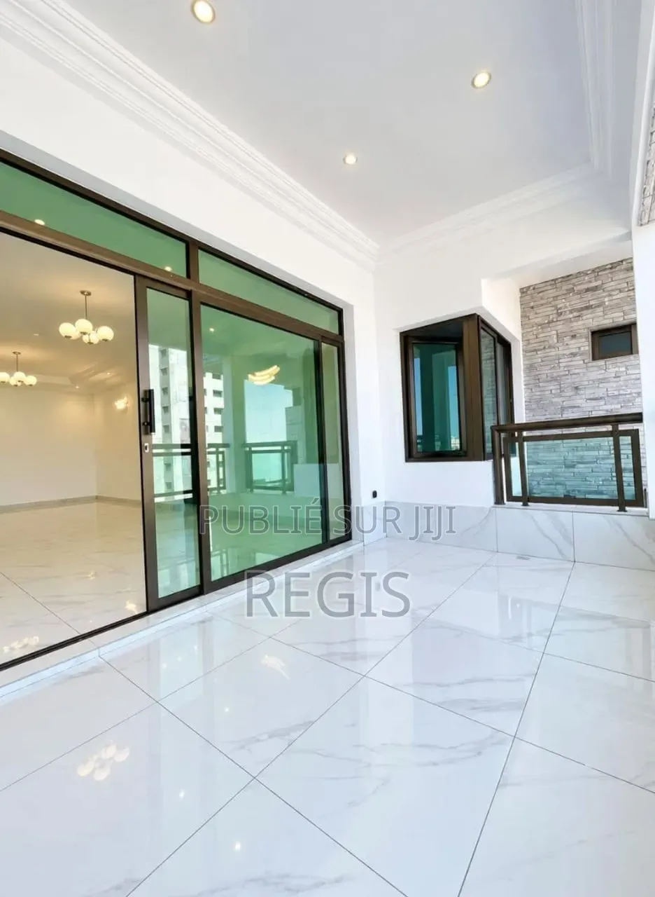 2chbre Appartement dans Regis, Cocody à Louer