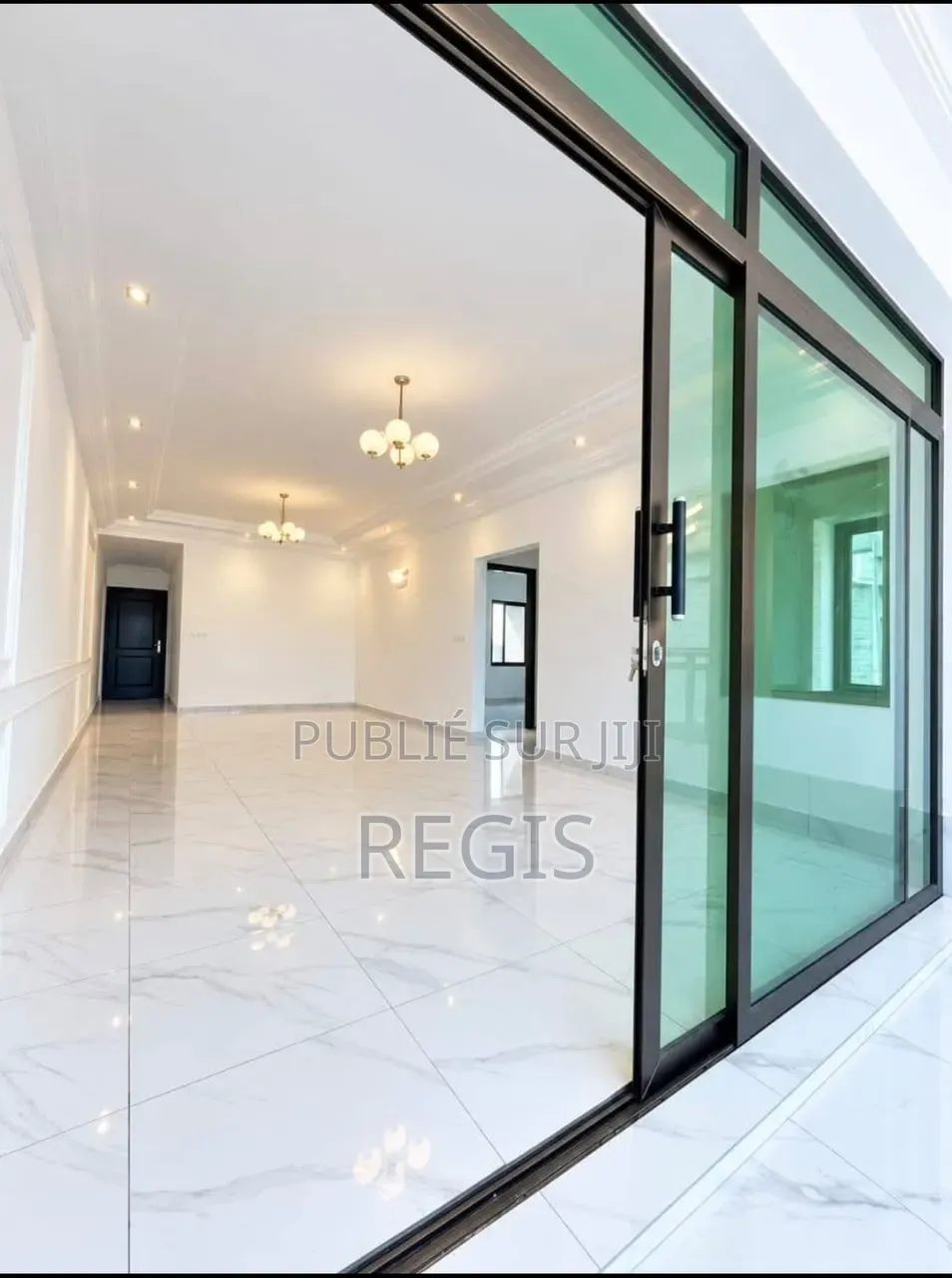 2chbre Appartement dans Regis, Cocody à Louer
