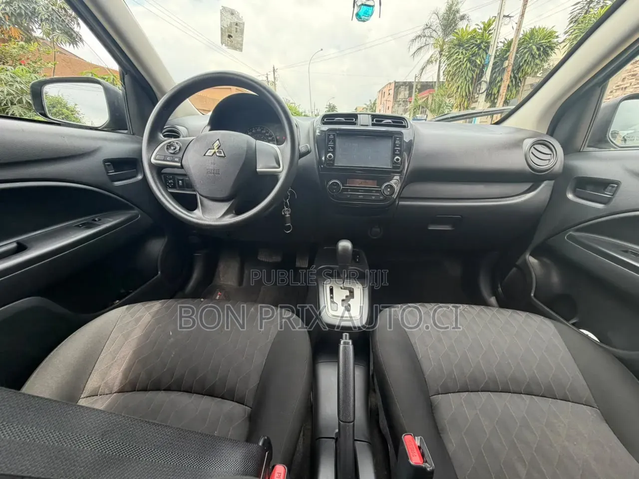 Mitsubishi Mirage LE 2024 Vert