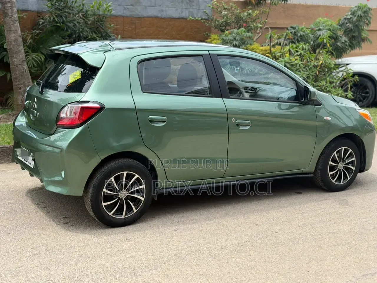 Mitsubishi Mirage LE 2024 Vert