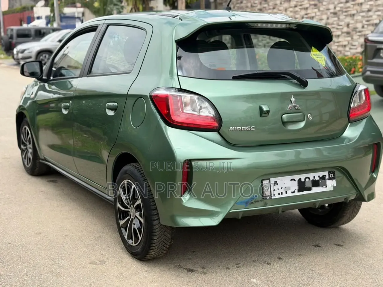 Mitsubishi Mirage LE 2024 Vert