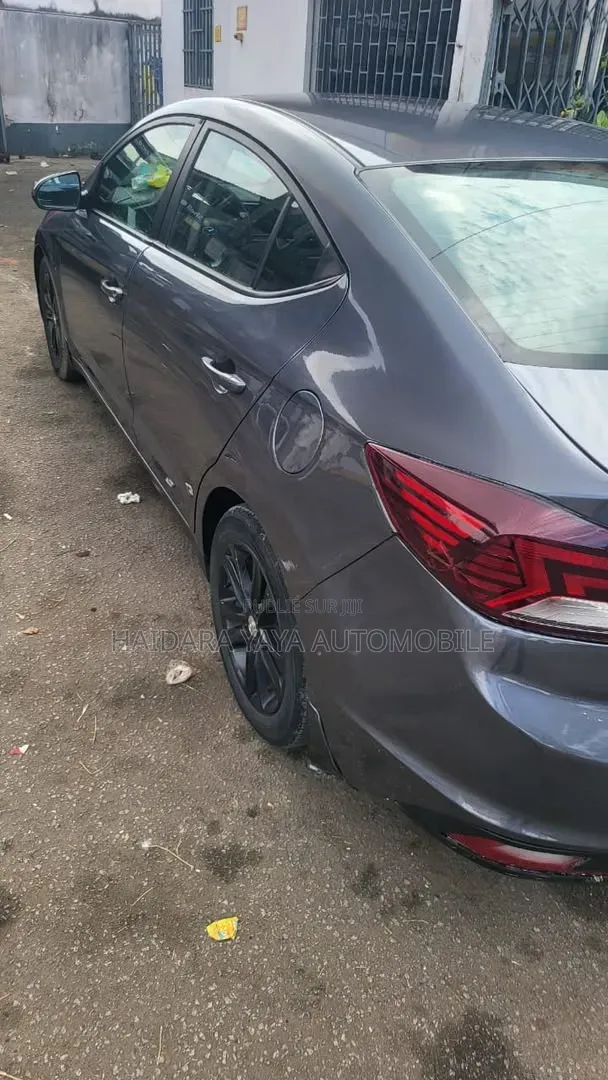 Hyundai Elantra 2020