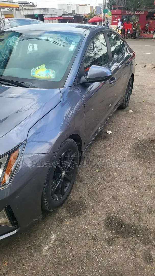 Hyundai Elantra 2020