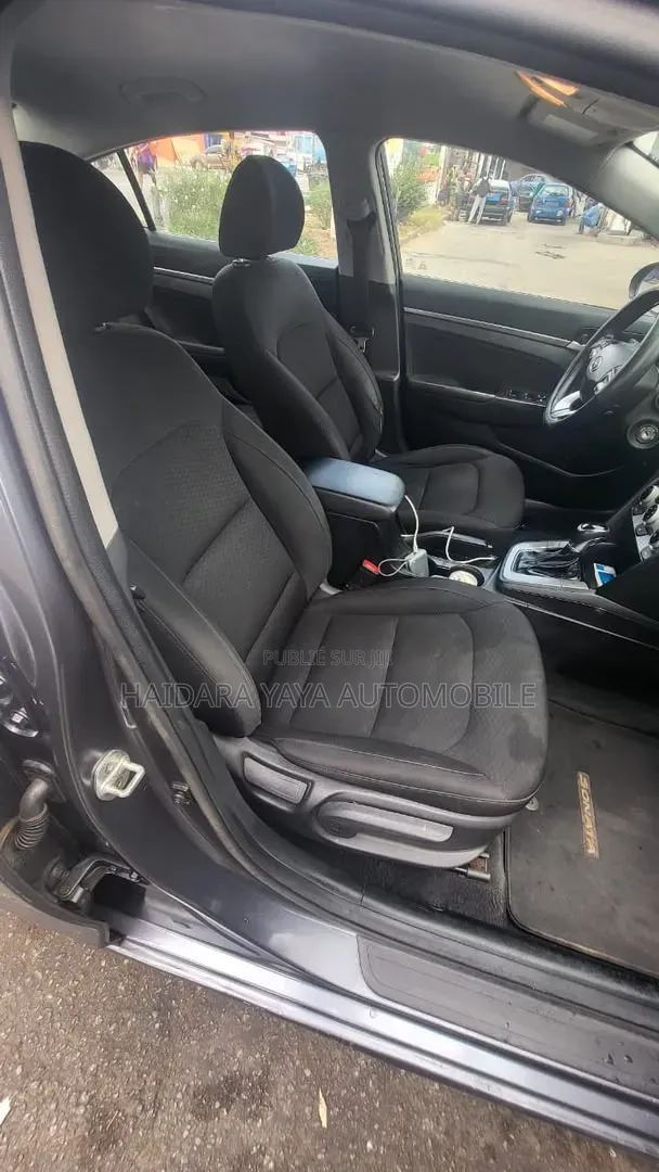 Hyundai Elantra 2020