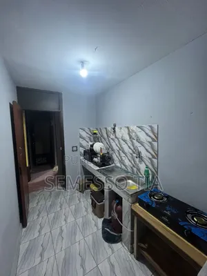 1chbre Appartement dans Yopougon à Louer