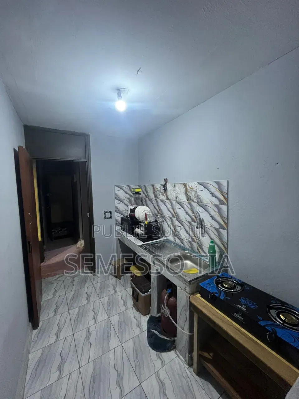1chbre Appartement dans Yopougon à Louer