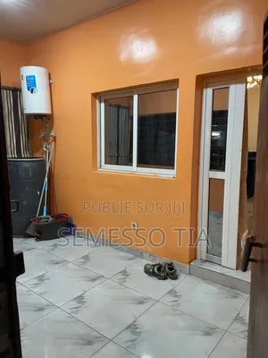 Meublé 1chbre Appartement dans Yopougon à Louer