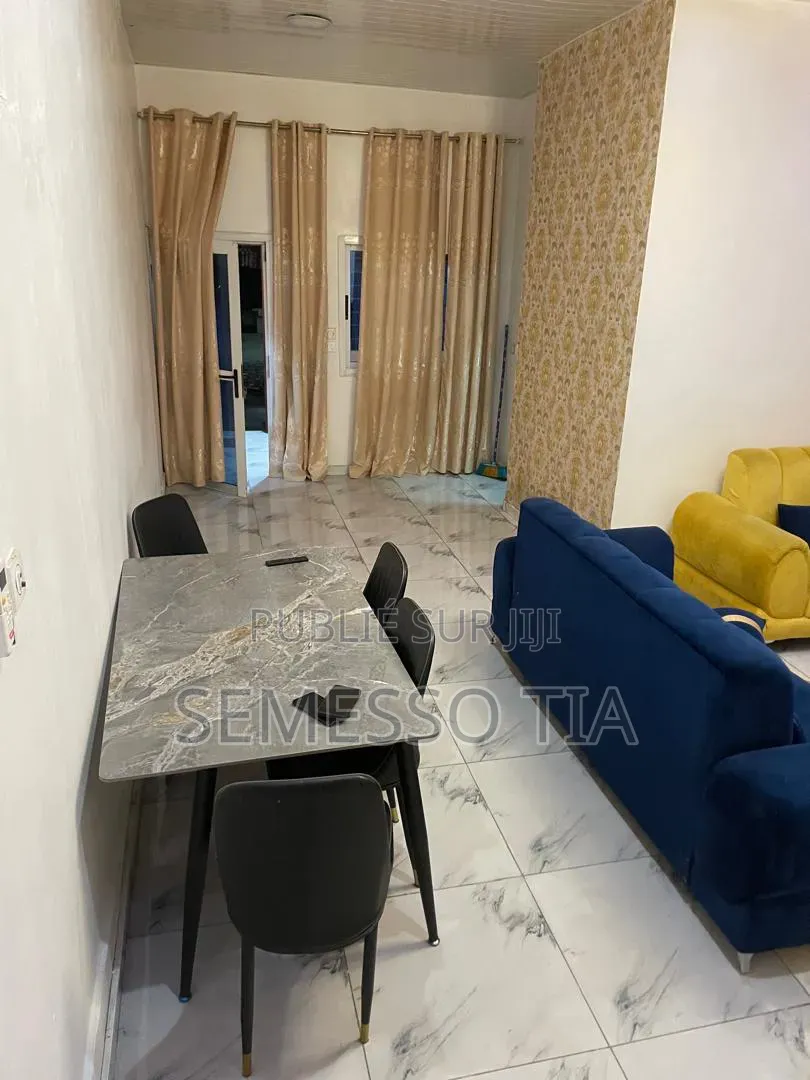 Meublé 1chbre Appartement dans Yopougon à Louer