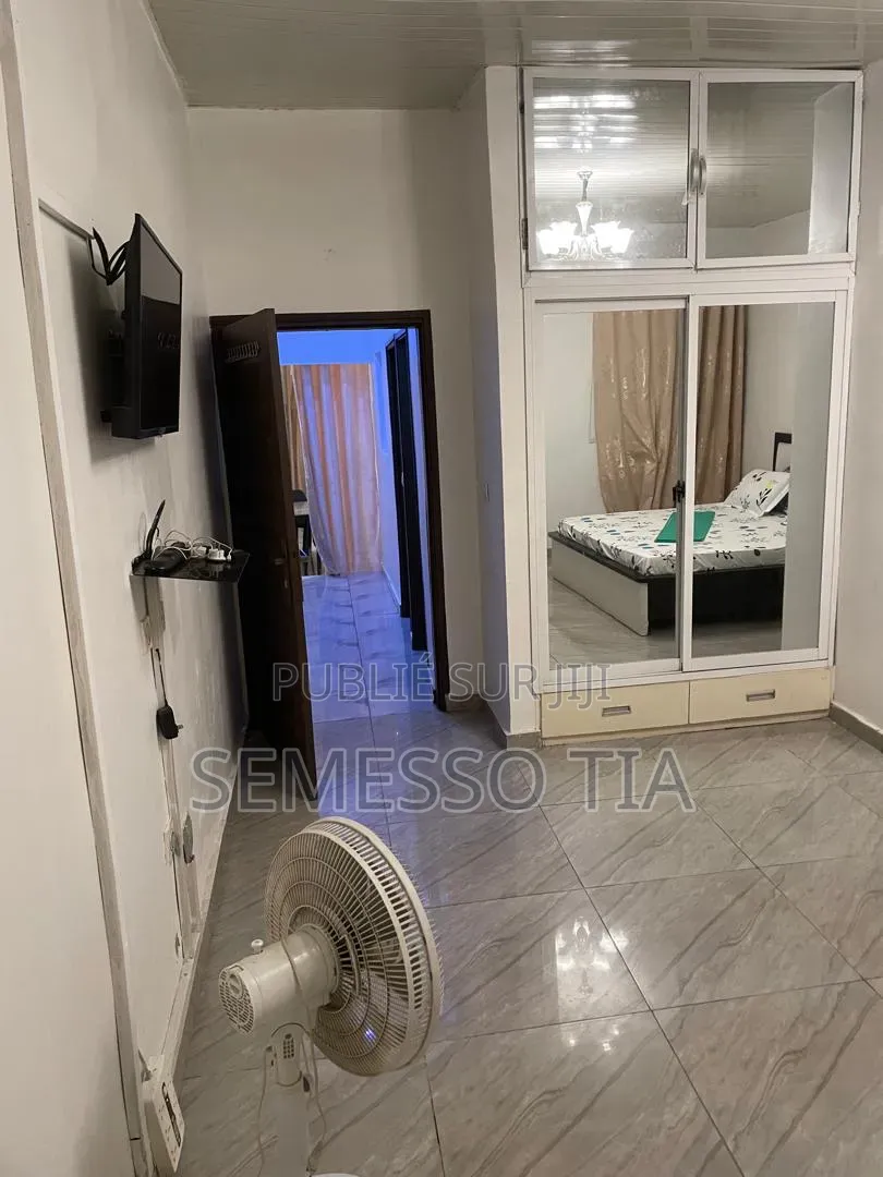 Meublé 1chbre Appartement dans Yopougon à Louer