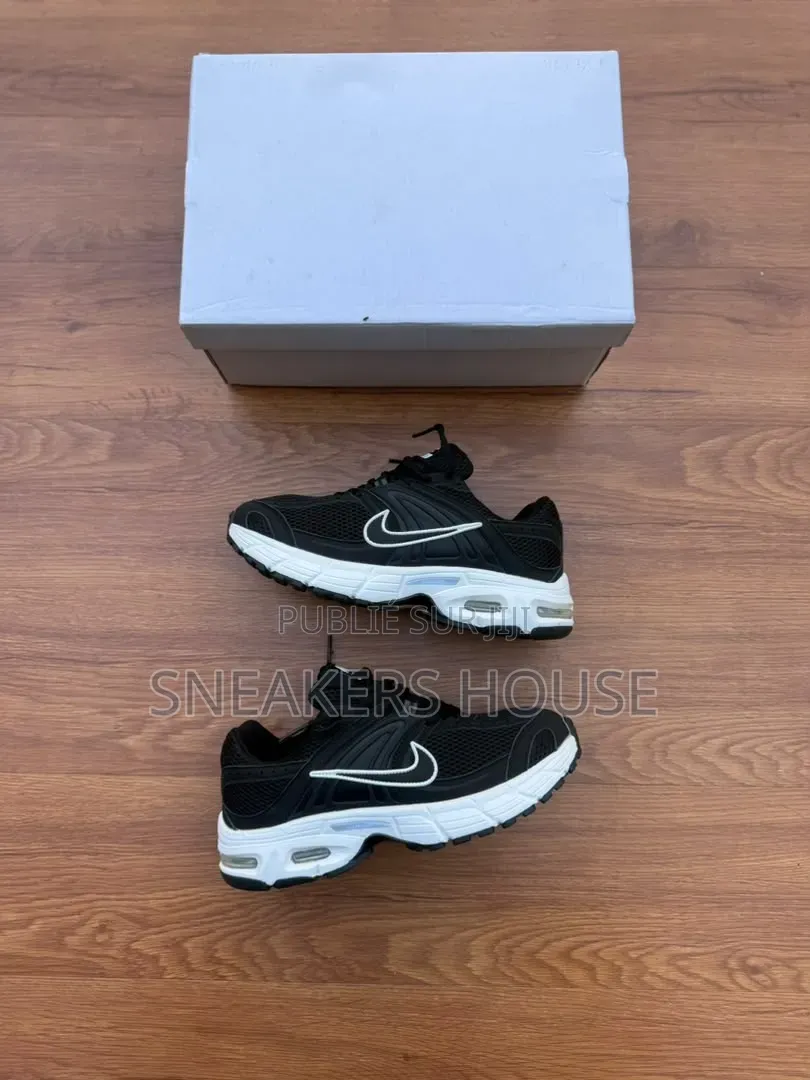 Chaussure Nike Air Max Moto 2k