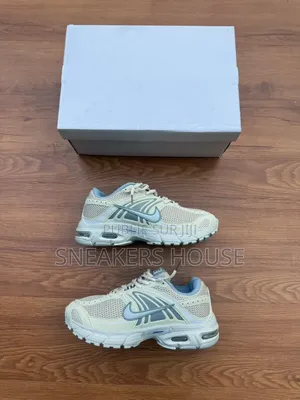 Chaussure Nike Air Max Moto 2k